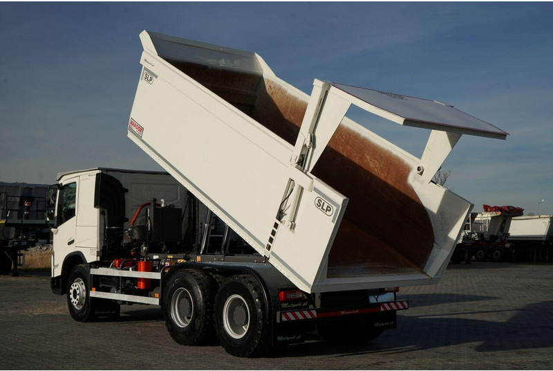 Volvo FMX 550 / 6x4 / WYWROTKA / WOZIDŁO / HARDOX / HYDRAULICZNA KLAPA - شاحنة قلاب: صورة 3 Volvo FMX 550 / 6x4 / WYWROTKA / WOZIDŁO / HARDOX / HYDRAULICZNA KLAPA - شاحنة قلاب: صورة 3