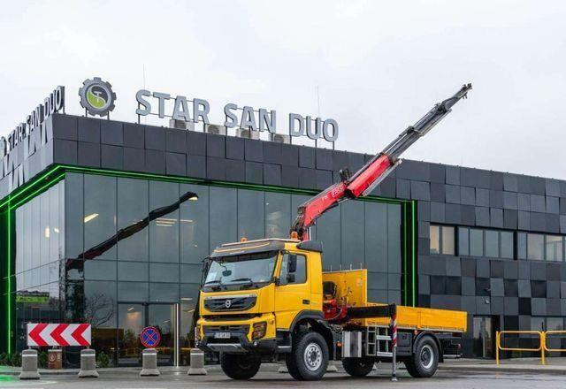 Volvo FMX330 4x4 FASSI F135A2.23 Crane Kran - شاحنات مسطحة, شاحنة كرين: صورة 1 Volvo FMX330 4x4 FASSI F135A2.23 Crane Kran - شاحنات مسطحة, شاحنة كرين: صورة 1