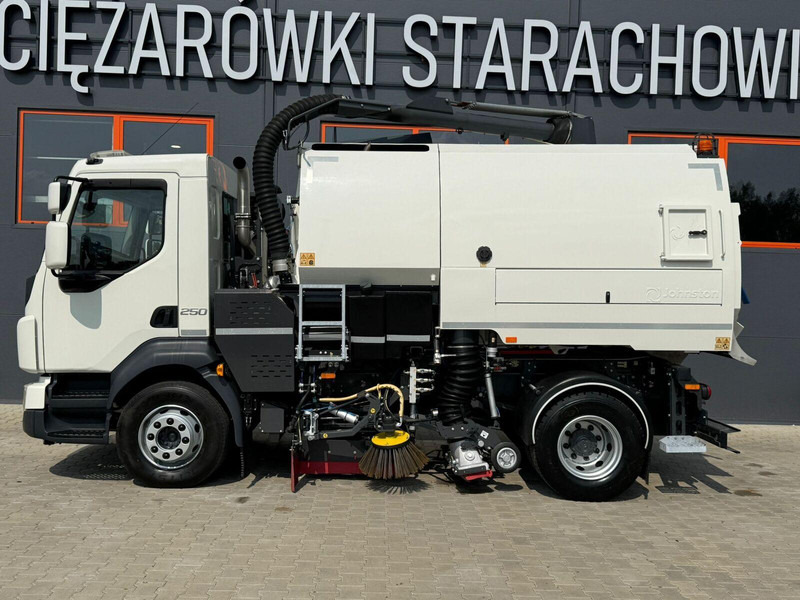 Volvo VOLVO FL 15.250 Euro 6 // zamiatarka dwustronna JOHNSTON VT652 - سياره كنس شوارع: صورة 2 Volvo VOLVO FL 15.250 Euro 6 // zamiatarka dwustronna JOHNSTON VT652 - سياره كنس شوارع: صورة 2