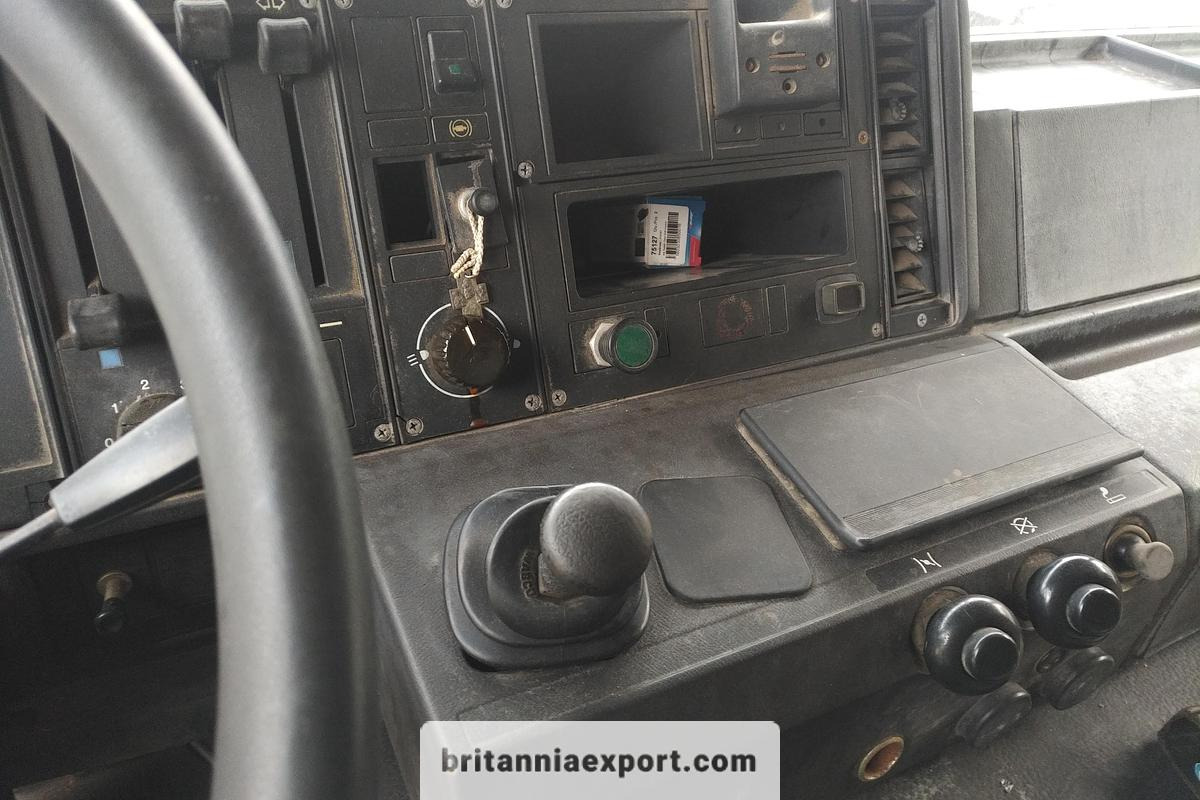 شاحنة ذات ستائر جانبية SCANIA P 92H | 6x2 10 tyres | On springs | 26 ton: صورة 26 شاحنة ذات ستائر جانبية SCANIA P 92H | 6x2 10 tyres | On springs | 26 ton: صورة 26