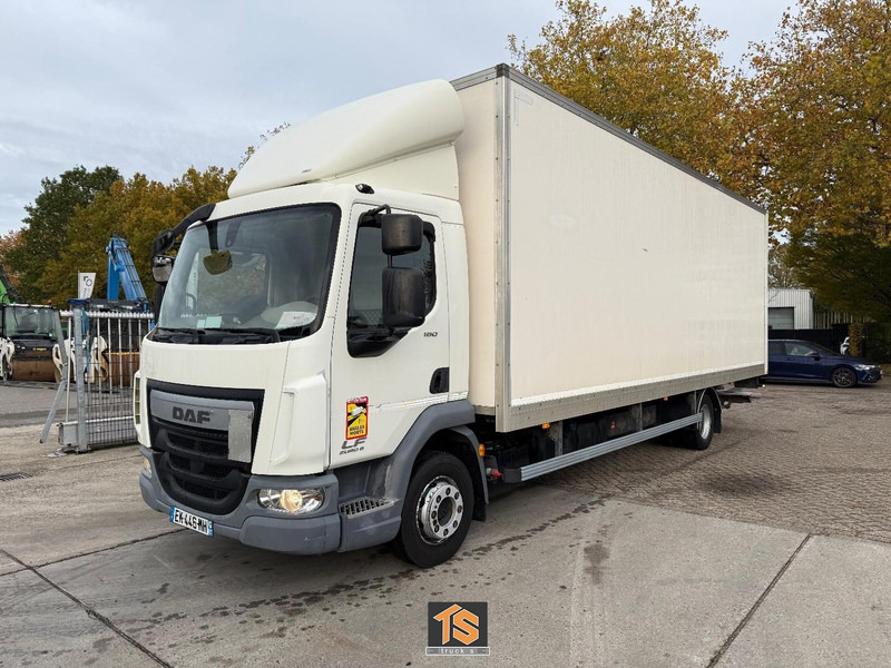 DAF LF180 12 TON - LADEBORDWAND - TOP TRUCK - شاحنة صندوقية: صورة 1 DAF LF180 12 TON - LADEBORDWAND - TOP TRUCK - شاحنة صندوقية: صورة 1