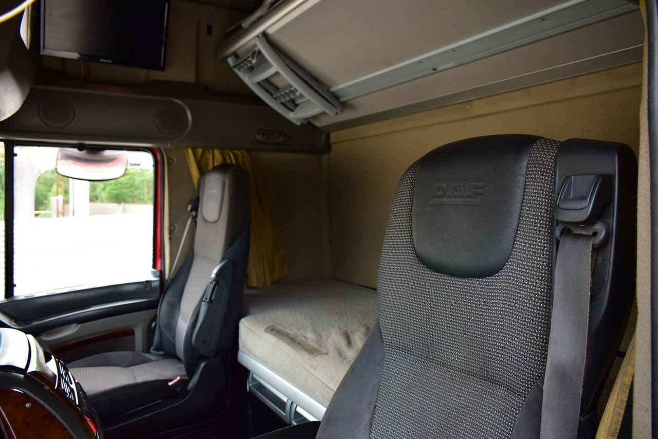 شاحنة كرين للبيع  DAF XF 105 6x2 HMF 4020 EURO 5 KRAN CRANE .: صورة 18