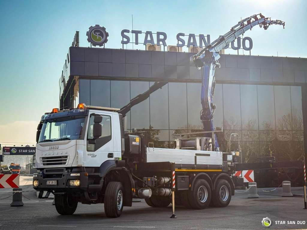 Iveco TRAKKER 450 6x6 PM41S FLY JIB Crane Kipper - شاحنة كرين: صورة 1 Iveco TRAKKER 450 6x6 PM41S FLY JIB Crane Kipper - شاحنة كرين: صورة 1