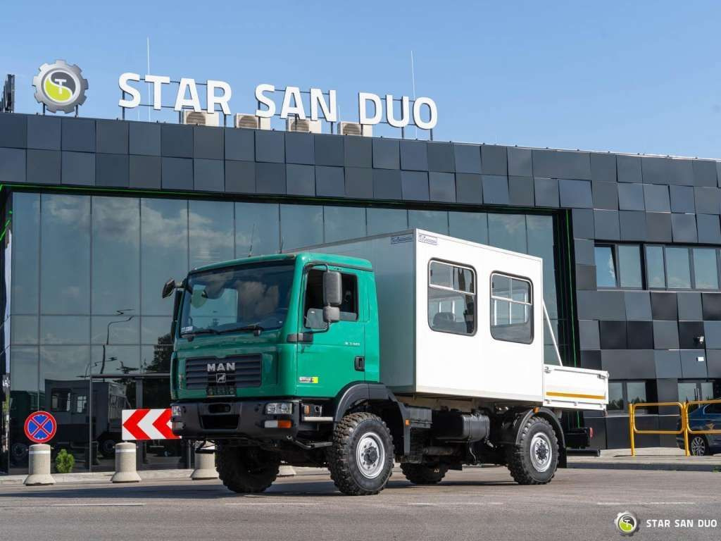 MAN TGM 13.240 4x4 BL Double Cab Camper BUS - شاحنة بهيكل معدني للمقصورة: صورة 1 MAN TGM 13.240 4x4 BL Double Cab Camper BUS - شاحنة بهيكل معدني للمقصورة: صورة 1