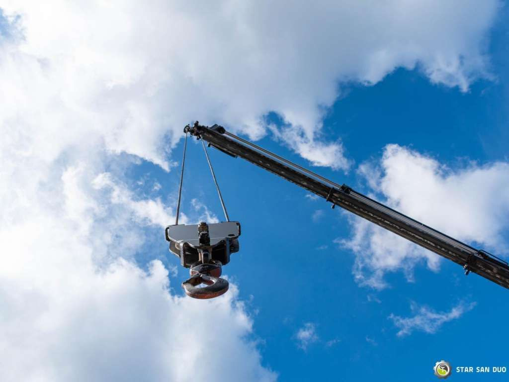 شاحنة كرين Mercedes-Benz  AROCS 3345 6x6 HMF 3220 Winch Crane tipper: صورة 22