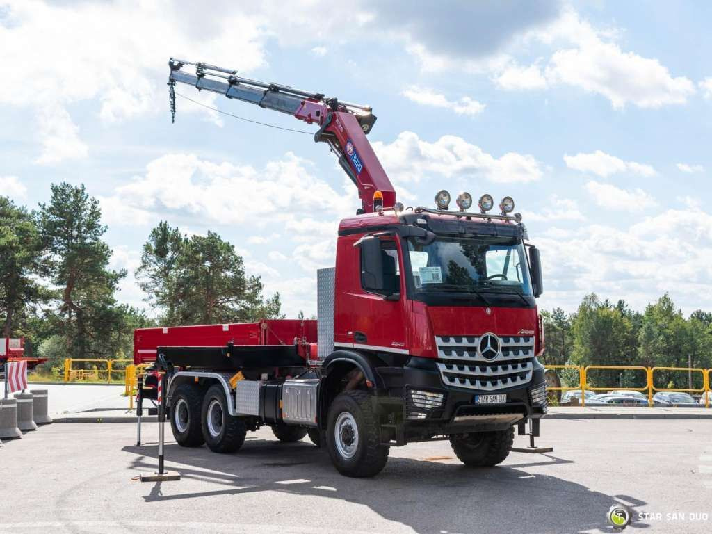 Mercedes-Benz AROCS 3345 6x6 HMF 3220 Winch Crane tipper - شاحنة كرين: صورة 2 Mercedes-Benz AROCS 3345 6x6 HMF 3220 Winch Crane tipper - شاحنة كرين: صورة 2