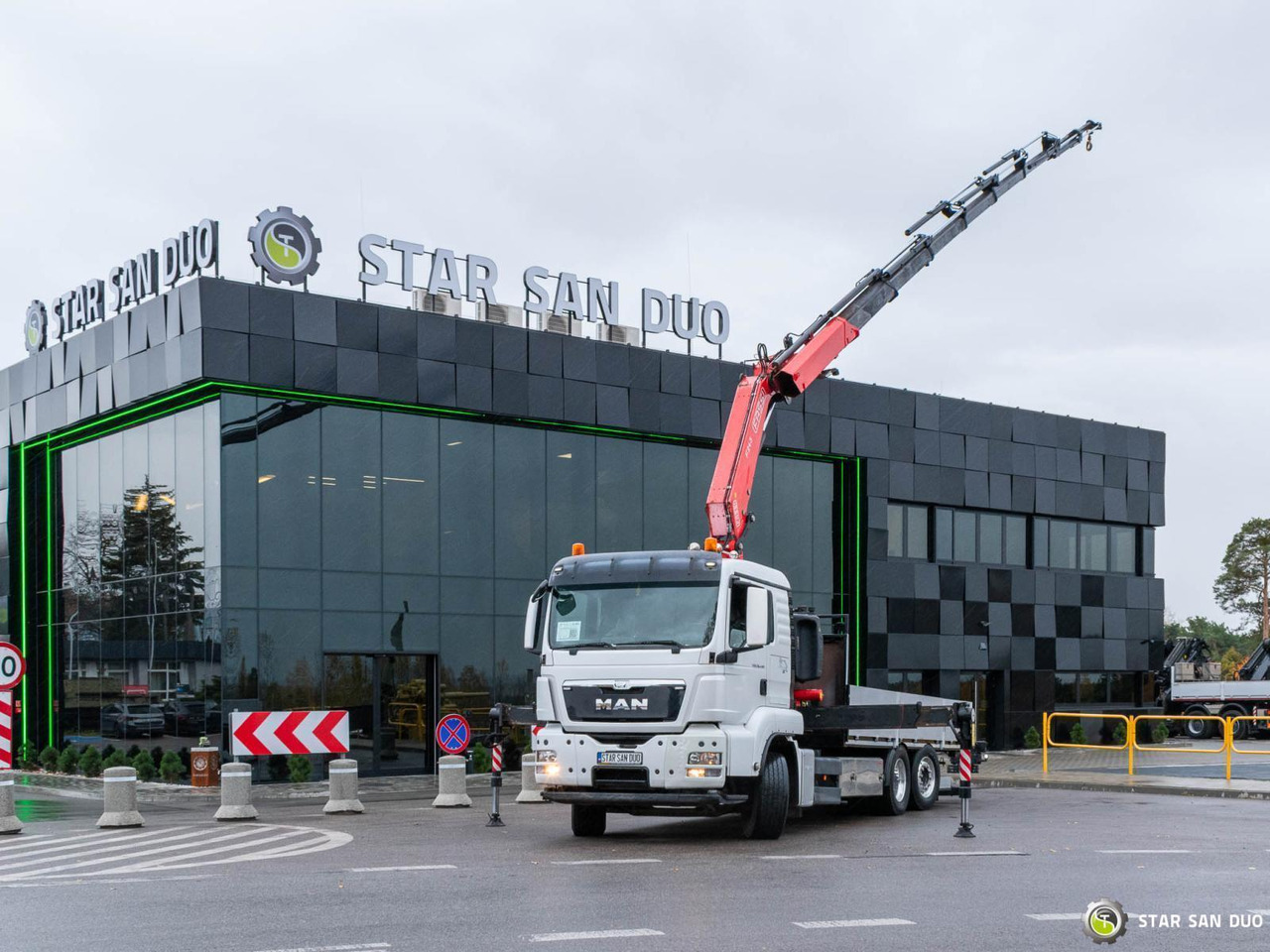 - شاحنة كرين: صورة 1 - شاحنة كرين: صورة 1