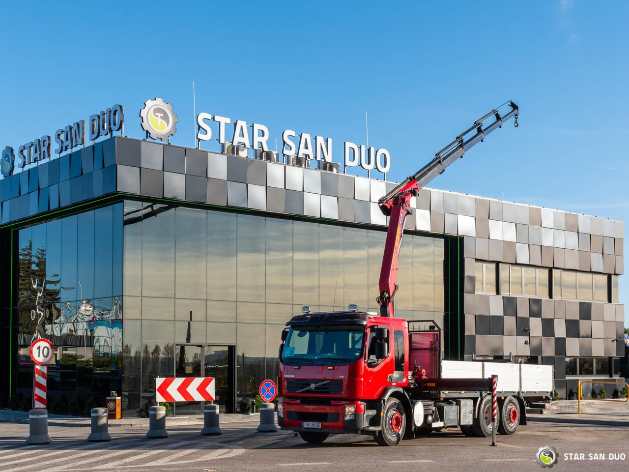 - شاحنة كرين: صورة 1 - شاحنة كرين: صورة 1