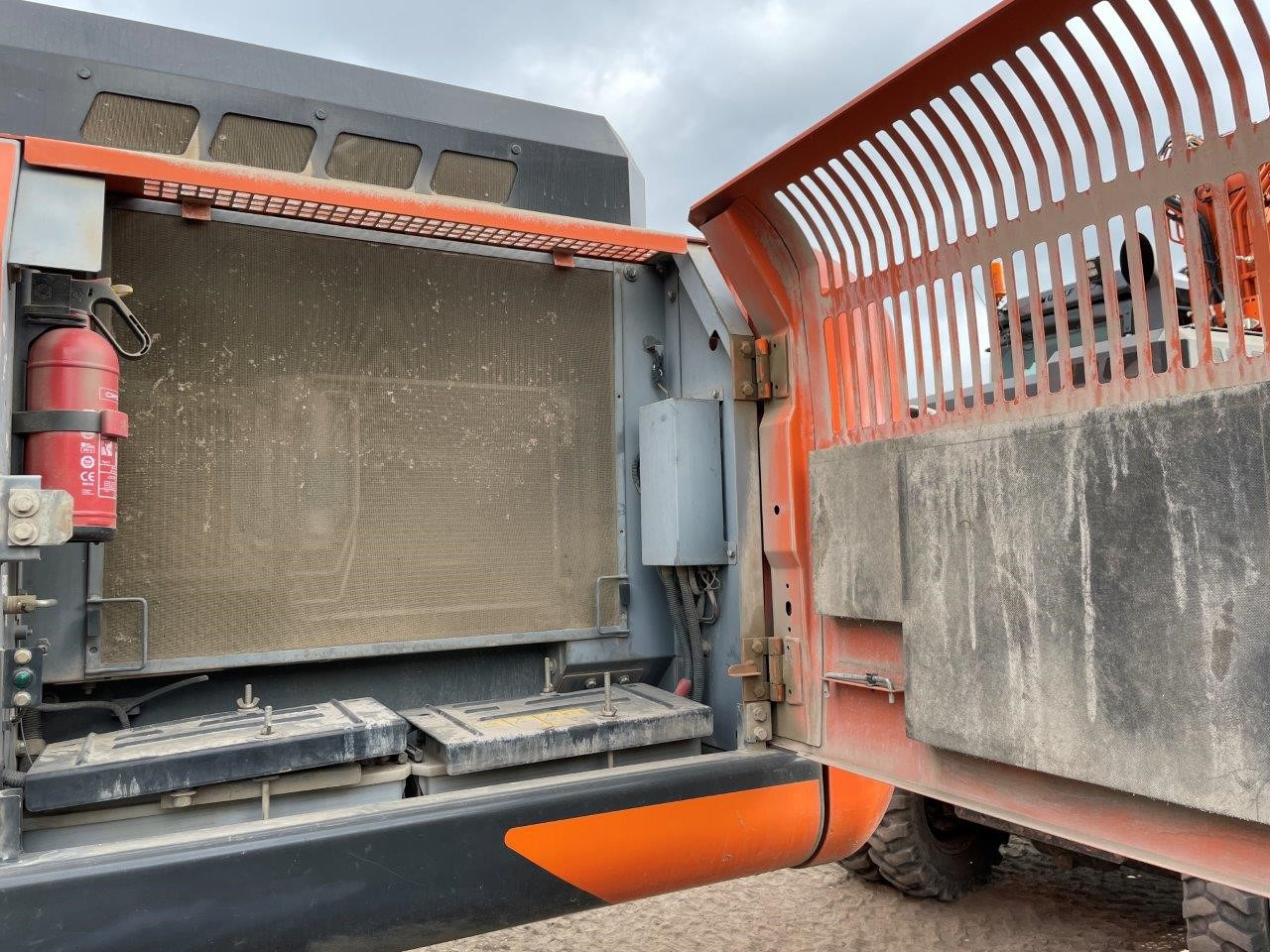 تأجير HITACHI ZX350 LCN - 6 HITACHI ZX350 LCN - 6: صورة 8