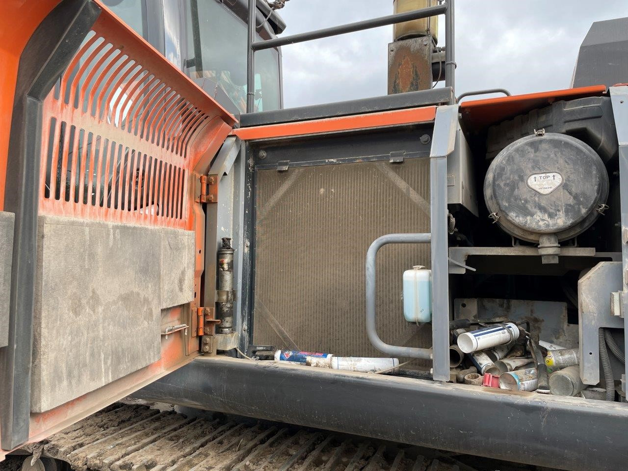 تأجير HITACHI ZX350 LCN - 6 HITACHI ZX350 LCN - 6: صورة 9