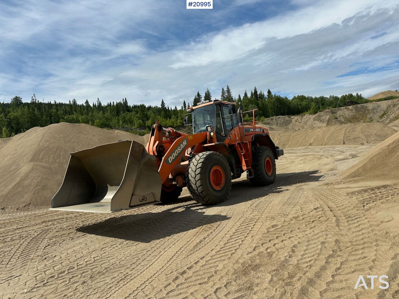 Doosan DL 450-3 - اللودر بعجل: صورة 1 Doosan DL 450-3 - اللودر بعجل: صورة 1
