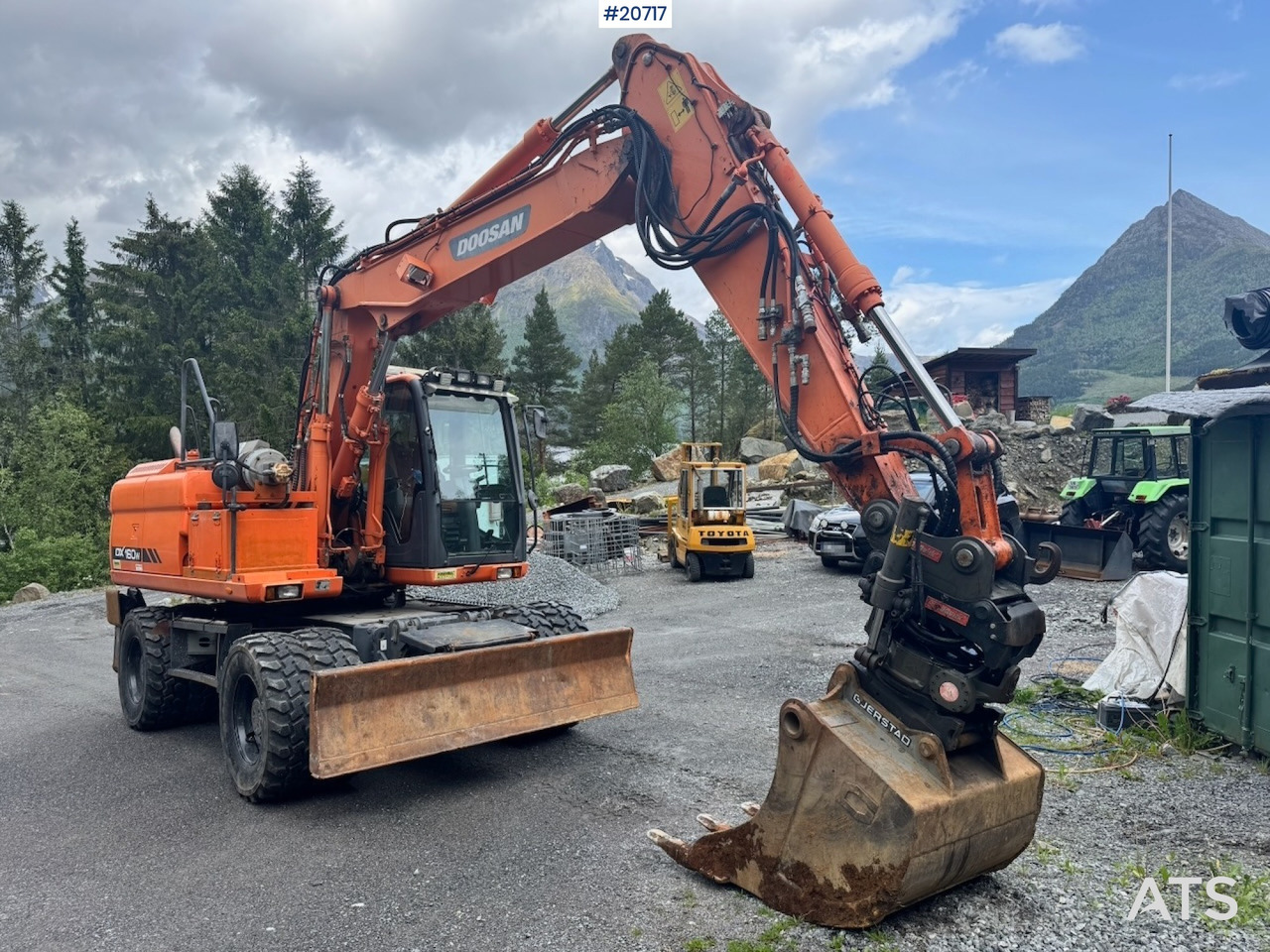حفّار Doosan DX140W-3: صورة 8
