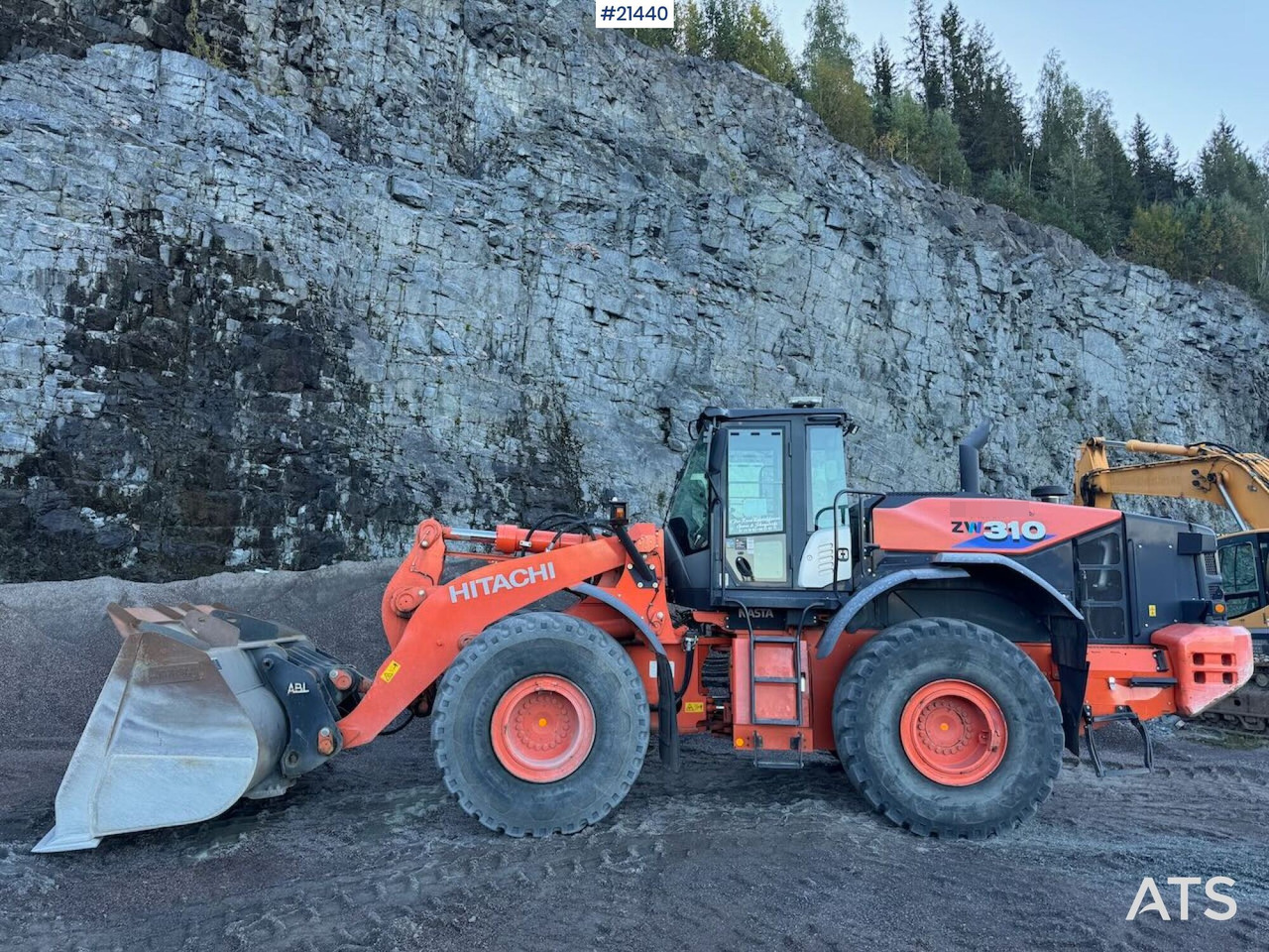 Hitachi ZW310 - اللودر بعجل: صورة 2 Hitachi ZW310 - اللودر بعجل: صورة 2