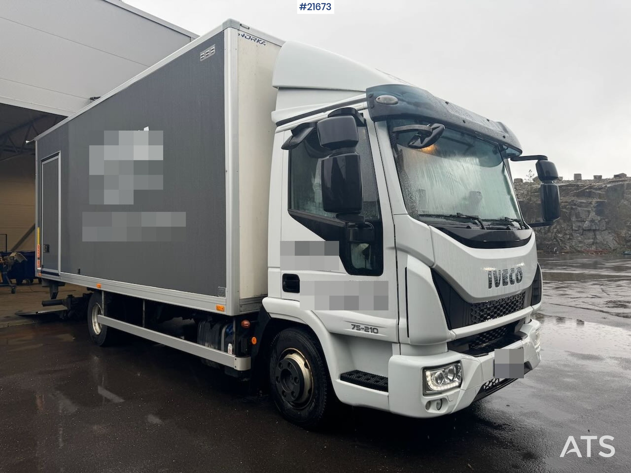 Iveco 75E-210 4x2 skapbil m/ lift SE VIDEO - شاحنة صندوقية: صورة 1 Iveco 75E-210 4x2 skapbil m/ lift SE VIDEO - شاحنة صندوقية: صورة 1