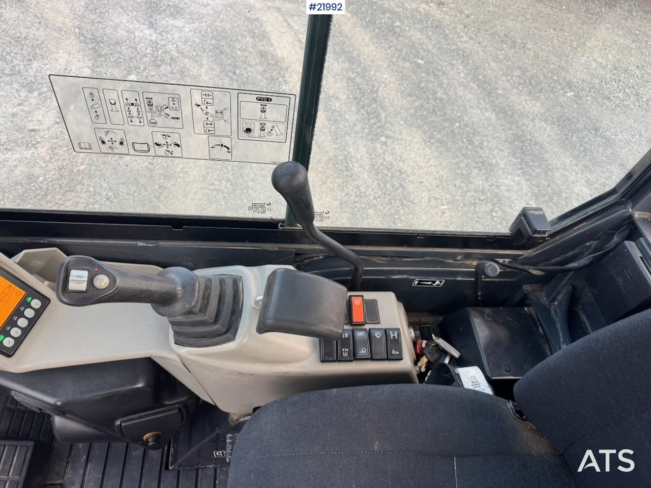 حفار صغير Kobelco 2016 Kobelco SK18 Minigraver m/ Powertilt, 3 skuffer,ripper, klype og Henger.: صورة 16 حفار صغير Kobelco 2016 Kobelco SK18 Minigraver m/ Powertilt, 3 skuffer,ripper, klype og Henger.: صورة 16