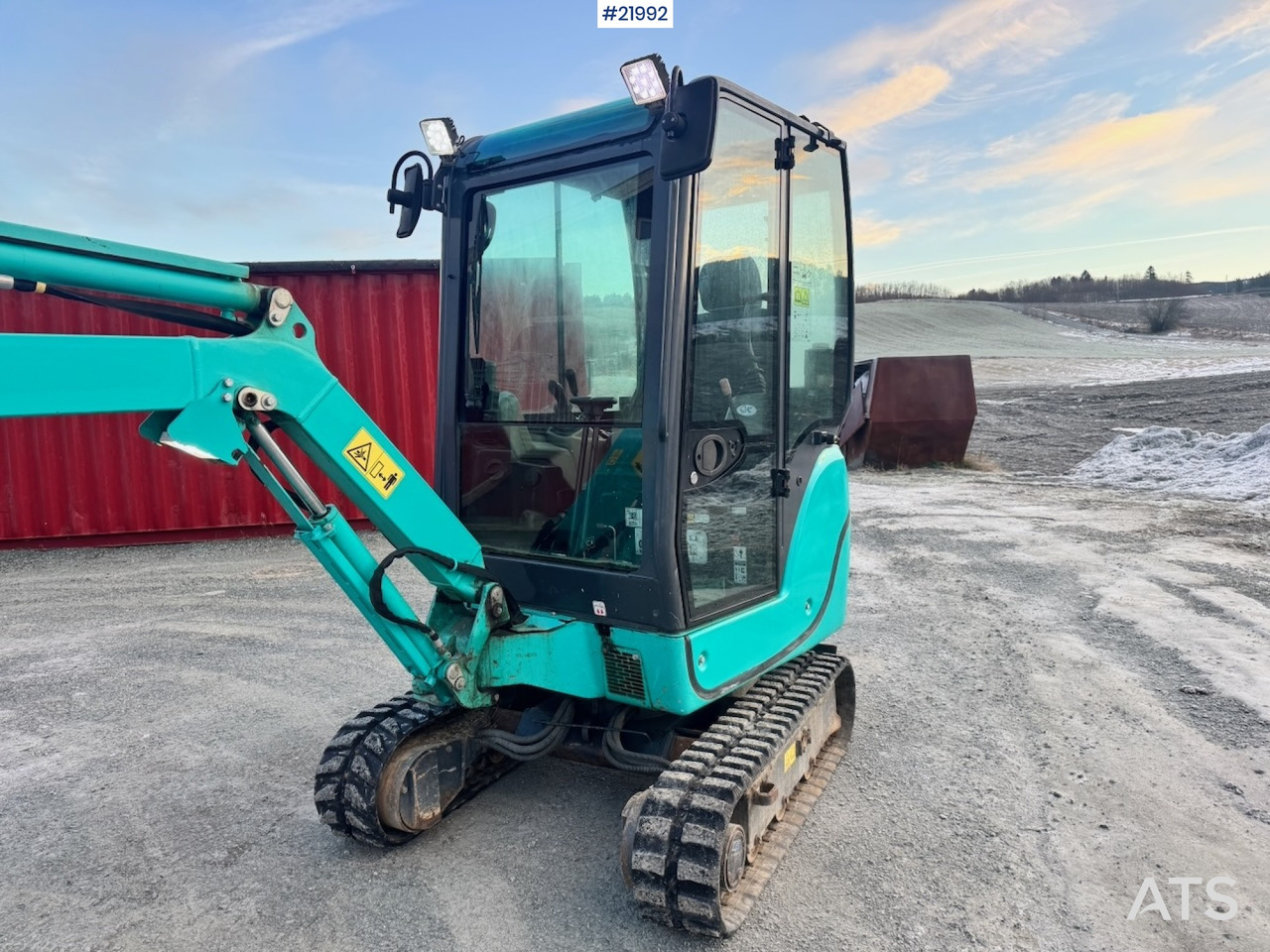 حفار صغير Kobelco 2016 Kobelco SK18 Minigraver m/ Powertilt, 3 skuffer,ripper, klype og Henger.: صورة 9 حفار صغير Kobelco 2016 Kobelco SK18 Minigraver m/ Powertilt, 3 skuffer,ripper, klype og Henger.: صورة 9