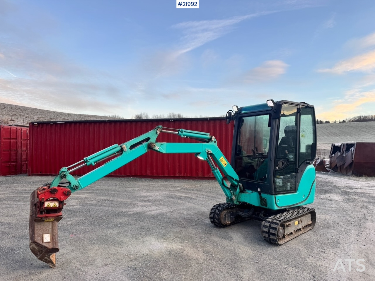 Kobelco 2016 Kobelco SK18 Minigraver m/ Powertilt, 3 skuffer,ripper, klype og Henger. - حفار صغير: صورة 1 Kobelco 2016 Kobelco SK18 Minigraver m/ Powertilt, 3 skuffer,ripper, klype og Henger. - حفار صغير: صورة 1