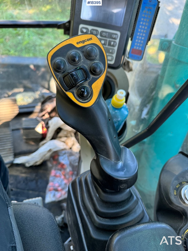 حفّار Kobelco SK140SRLC: صورة 36