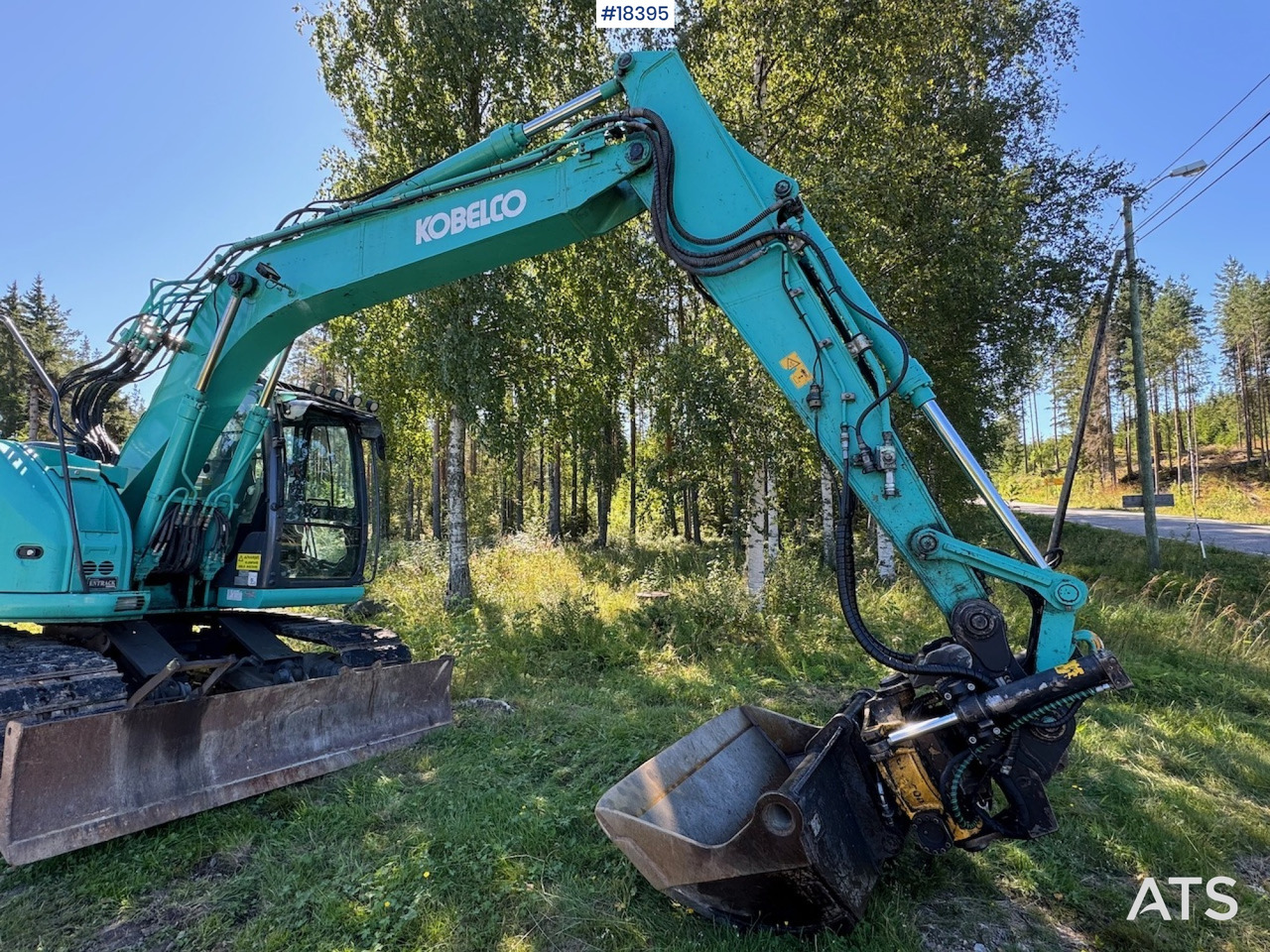 حفّار Kobelco SK140SRLC: صورة 12