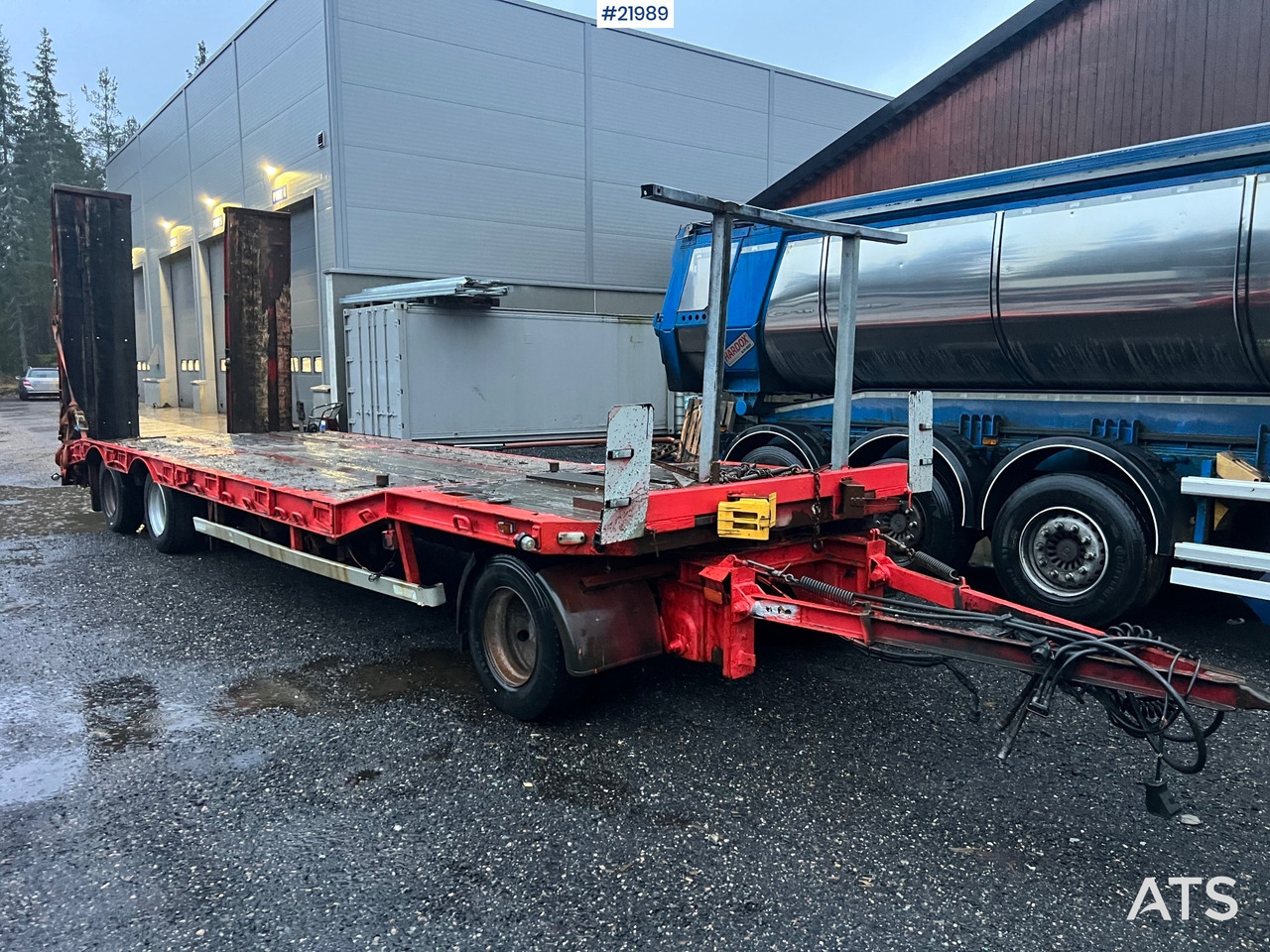 M&V 2008 M&V 3 akslet maskinhenger rep.objekt m/ hydraulisk kjørebroer - مقطورة بلودر منخفض: صورة 1 M&V 2008 M&V 3 akslet maskinhenger rep.objekt m/ hydraulisk kjørebroer - مقطورة بلودر منخفض: صورة 1