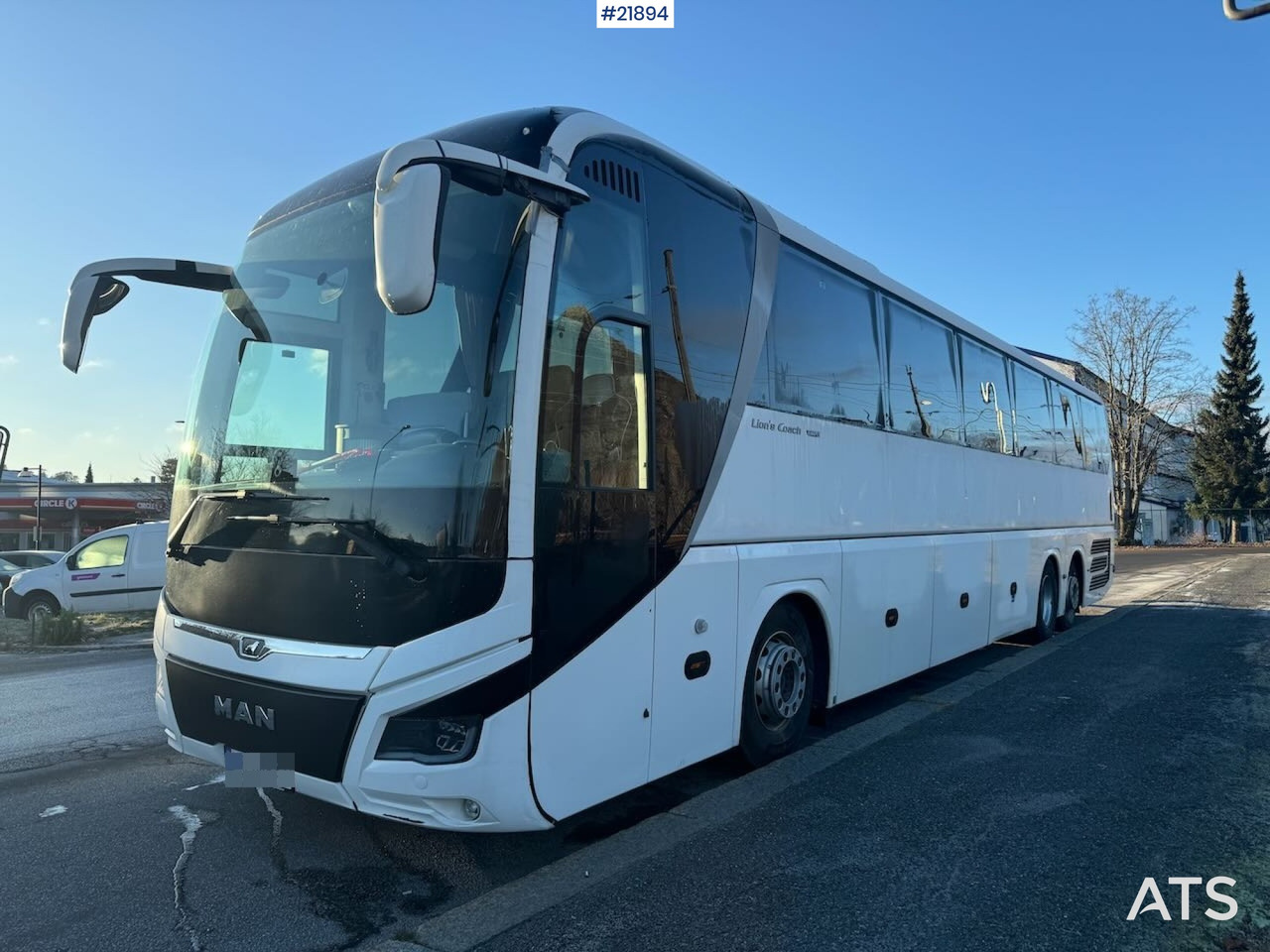 MAN Lion´s Coach 6x2 Turbuss. 63 seter. SE VIDEO - حافلة نقل لمسافات طويلة: صورة 1 MAN Lion´s Coach 6x2 Turbuss. 63 seter. SE VIDEO - حافلة نقل لمسافات طويلة: صورة 1