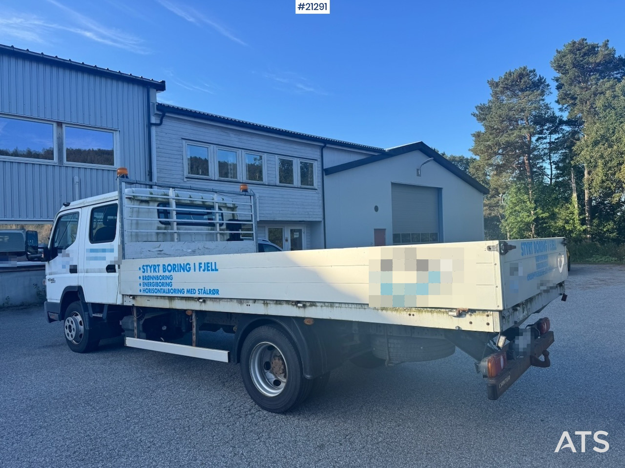 Mitsubishi Fuso Canter - شاحنات مسطحة: صورة 4 Mitsubishi Fuso Canter - شاحنات مسطحة: صورة 4