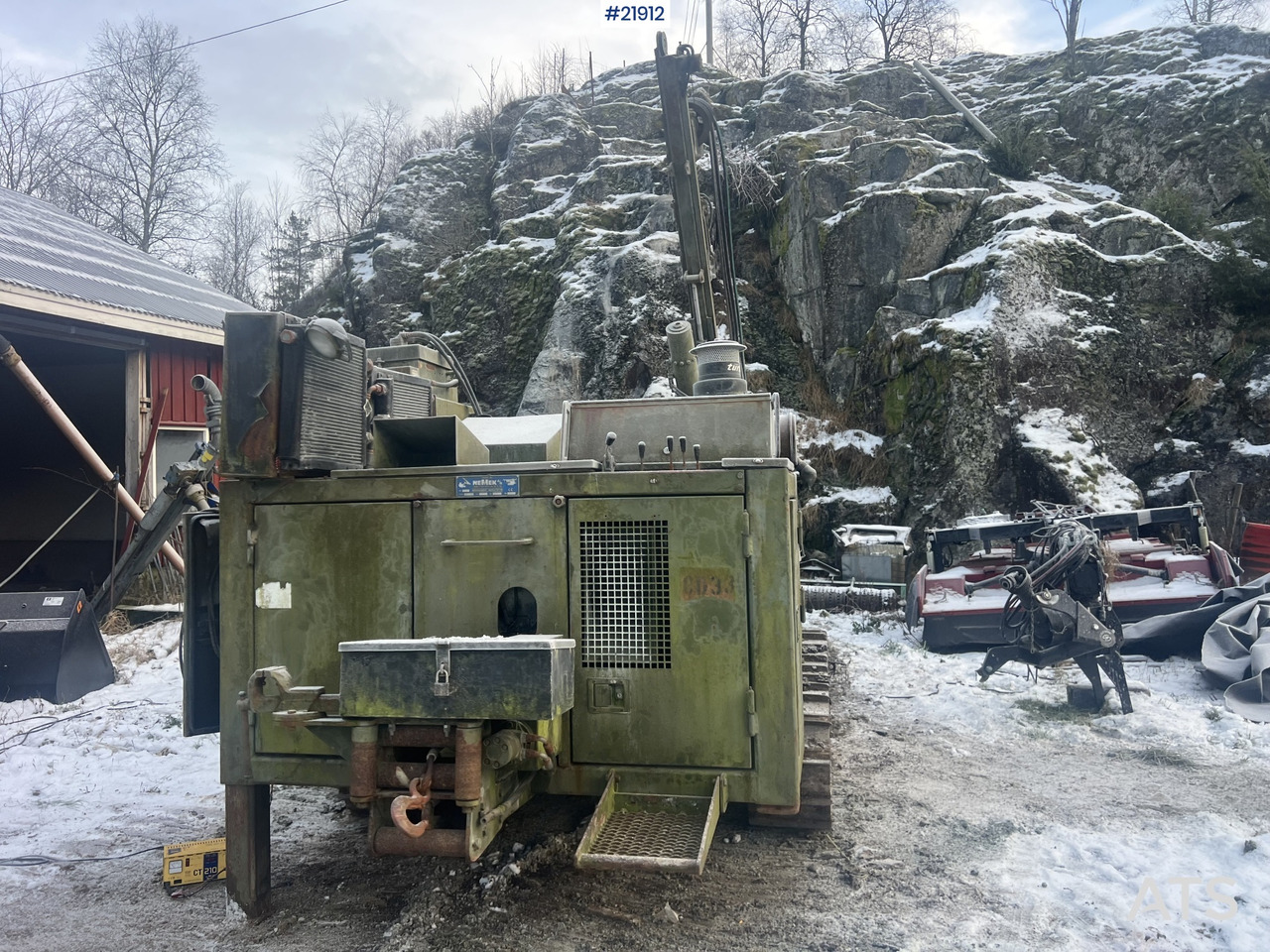 Nemek 503 TXI borerigg m/ lite timer i forhold til alder - معدات حفر: صورة 3 Nemek 503 TXI borerigg m/ lite timer i forhold til alder - معدات حفر: صورة 3