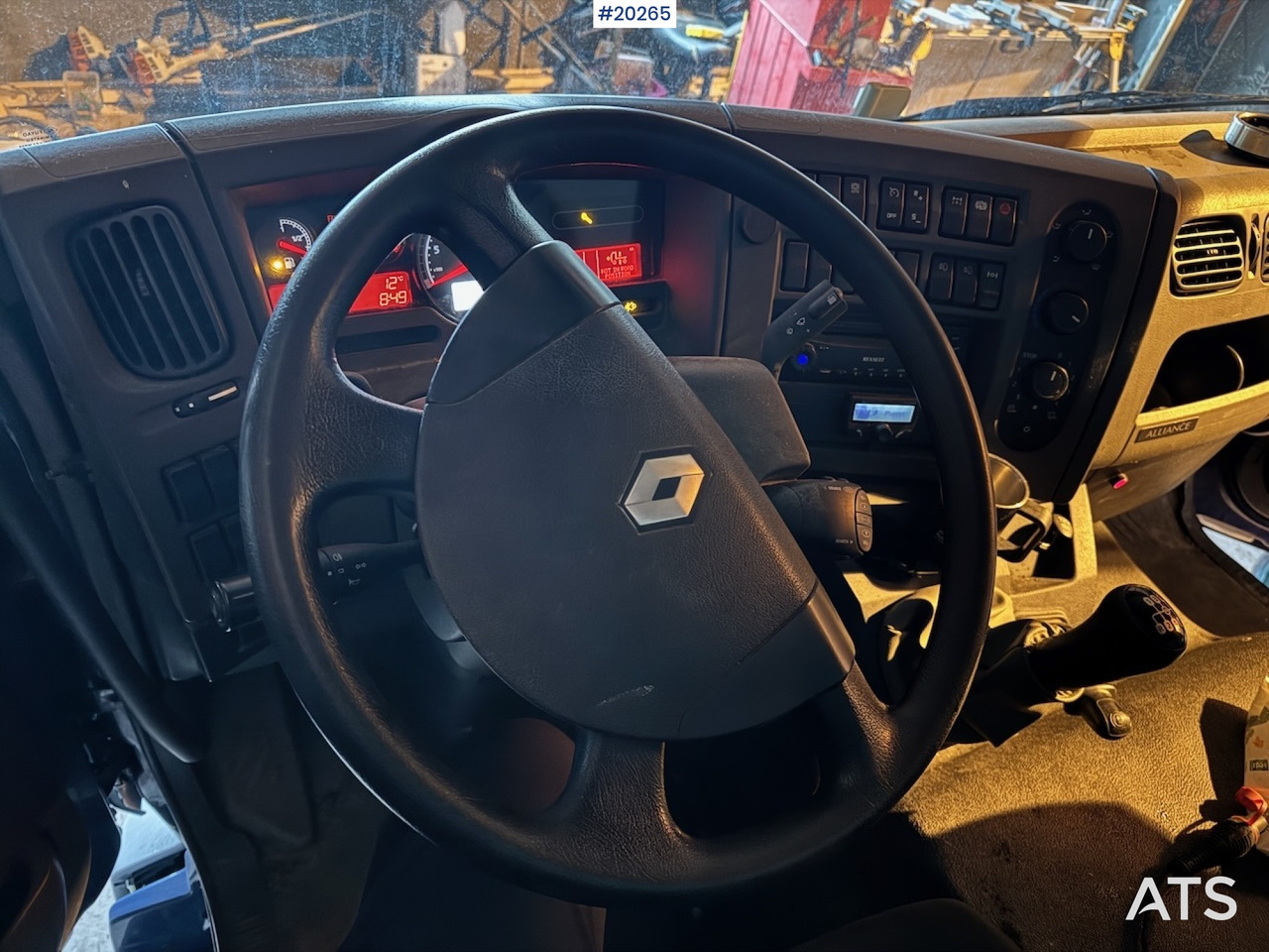 شاحنة صندوقية Renault midlum 220.08: صورة 28