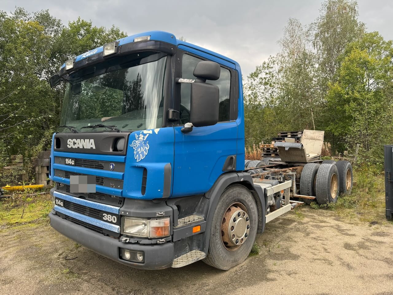 Scania 114G - شاحنة بهيكل معدني للمقصورة: صورة 1 Scania 114G - شاحنة بهيكل معدني للمقصورة: صورة 1