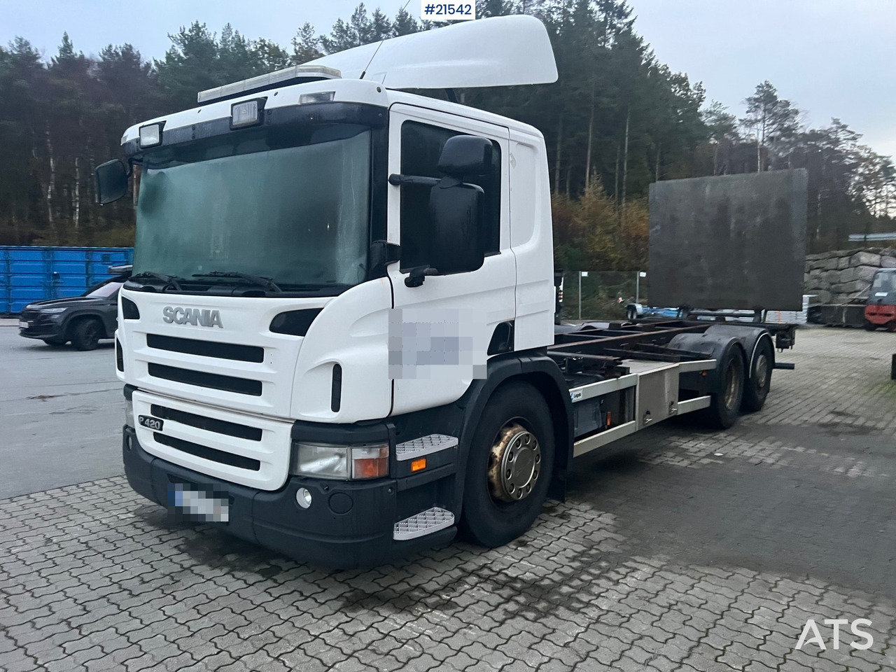 Scania P420 6x2 chassi m/ lift Rep.Objekt - شاحنة بهيكل معدني للمقصورة: صورة 2 Scania P420 6x2 chassi m/ lift Rep.Objekt - شاحنة بهيكل معدني للمقصورة: صورة 2