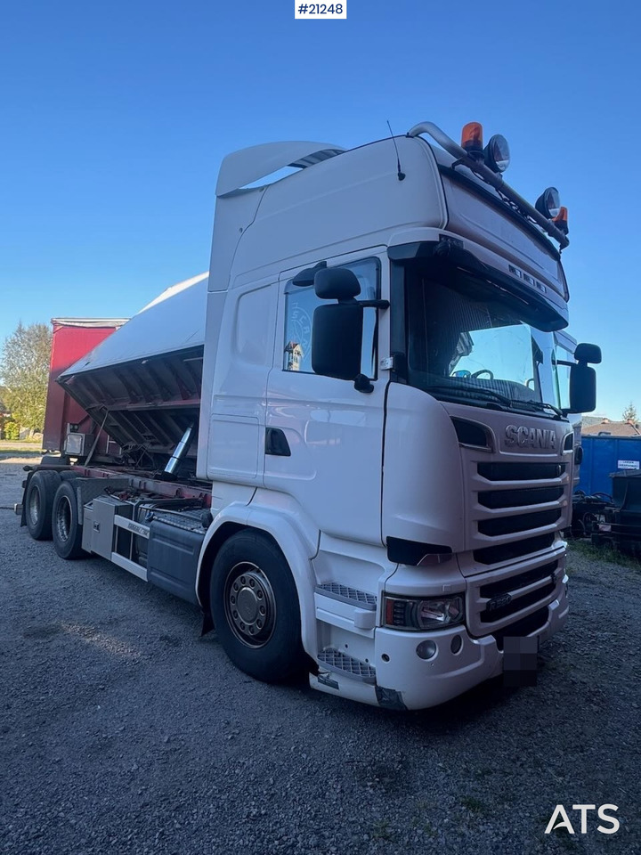 Scania R580 - شاحنة صندوقية: صورة 1 Scania R580 - شاحنة صندوقية: صورة 1