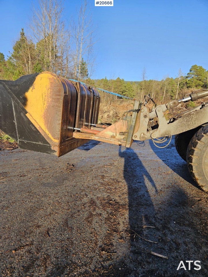 Skuffe Høytipp skuffe til Hjullaster. 5,8m3. - بكت شيول - آلات الإنشاء: صورة 3 Skuffe Høytipp skuffe til Hjullaster. 5,8m3. - بكت شيول - آلات الإنشاء: صورة 3