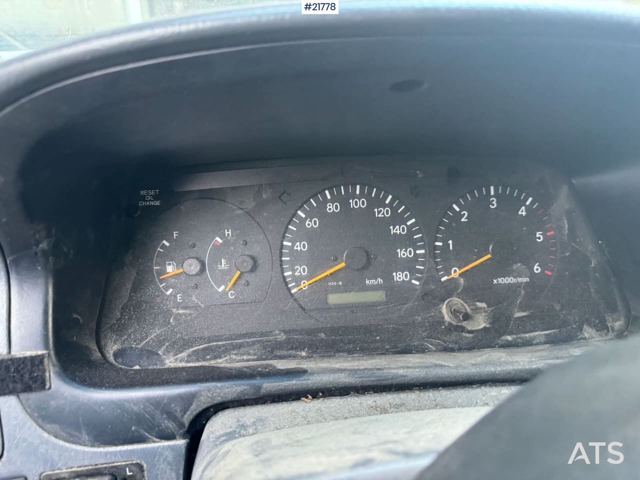 فان Toyota HIACE: صورة 23