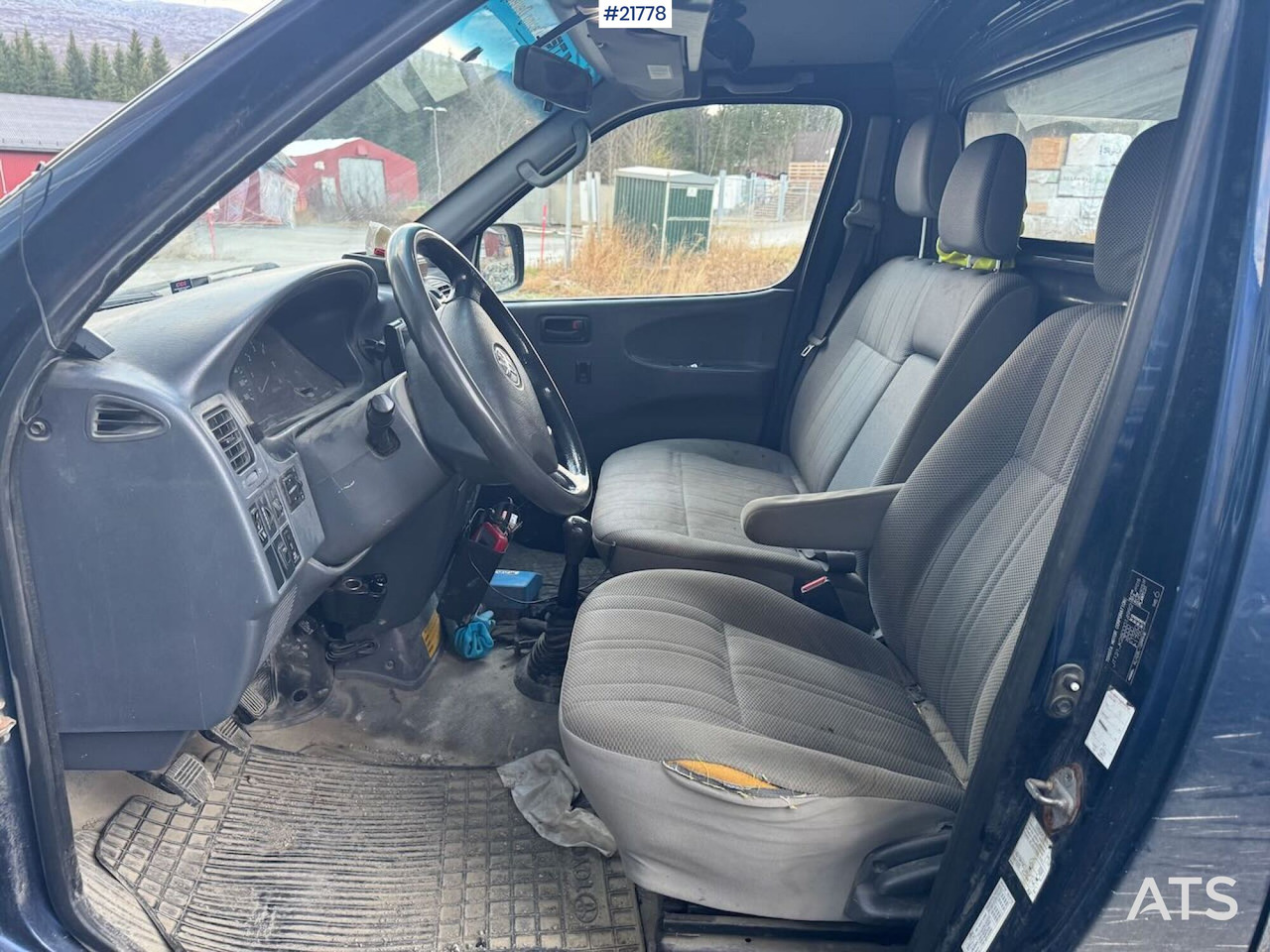 فان Toyota HIACE: صورة 18