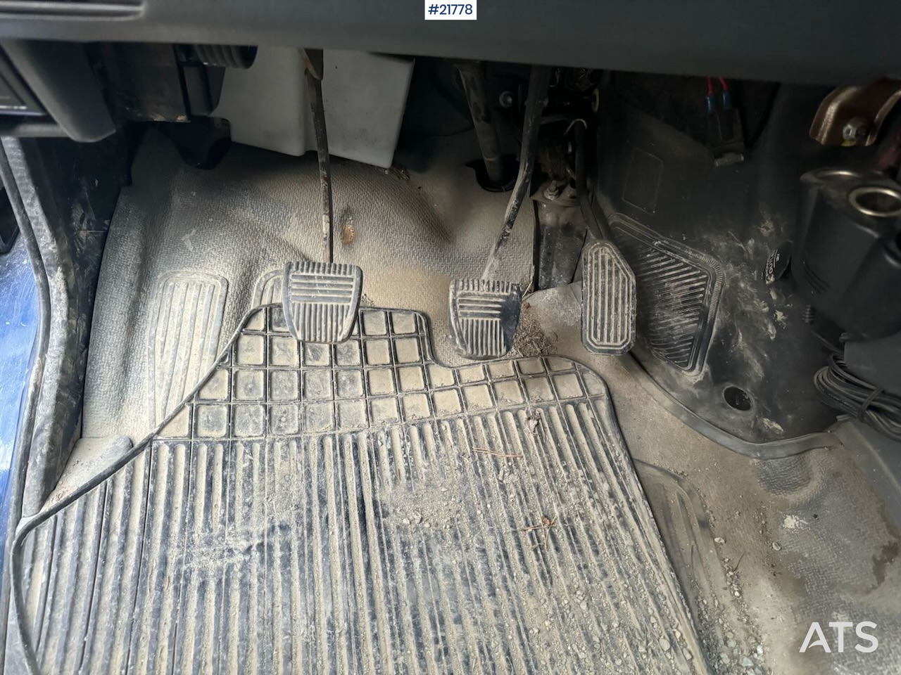 فان Toyota HIACE: صورة 25