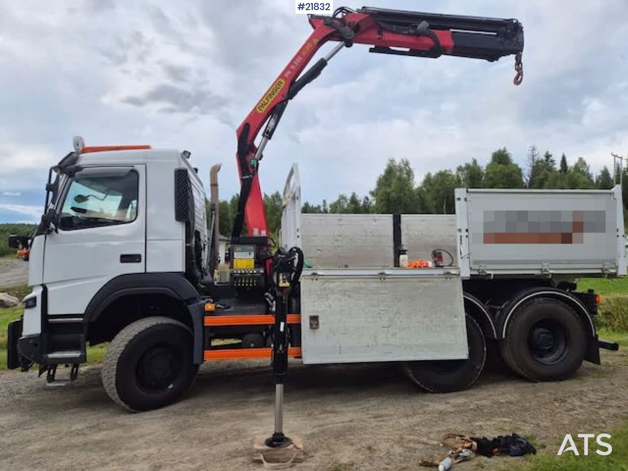Volvo 2019 Volvo FMX 6x6 brøyterigget tippbil m/ 9,5 t/m kran, 2 sett dekk og lettkasse - شاحنة قلاب: صورة 4 Volvo 2019 Volvo FMX 6x6 brøyterigget tippbil m/ 9,5 t/m kran, 2 sett dekk og lettkasse - شاحنة قلاب: صورة 4