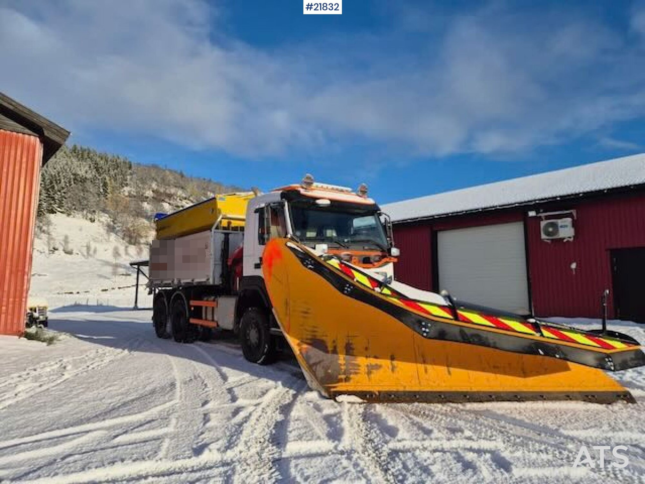 Volvo 2019 Volvo FMX 6x6 brøyterigget tippbil m/ 9,5 t/m kran, 2 sett dekk og lettkasse - شاحنة قلاب: صورة 5 Volvo 2019 Volvo FMX 6x6 brøyterigget tippbil m/ 9,5 t/m kran, 2 sett dekk og lettkasse - شاحنة قلاب: صورة 5