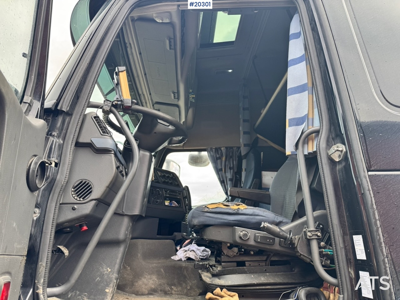 شاحنة برافعة خطافية Volvo FH540: صورة 26