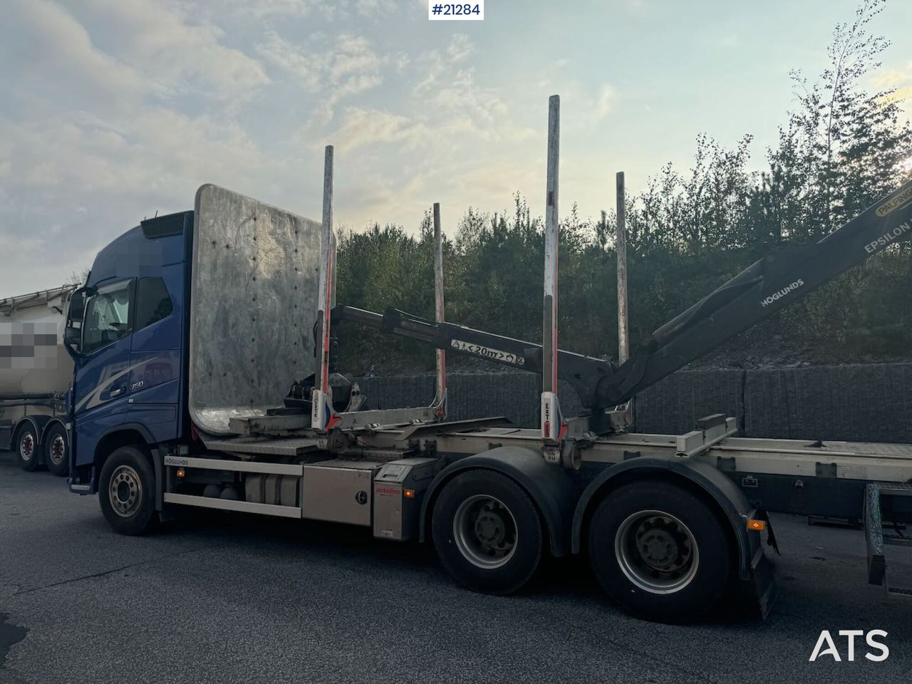 Volvo FH750 - شاحنة قطع الأشجار, شاحنة كرين: صورة 2 Volvo FH750 - شاحنة قطع الأشجار, شاحنة كرين: صورة 2