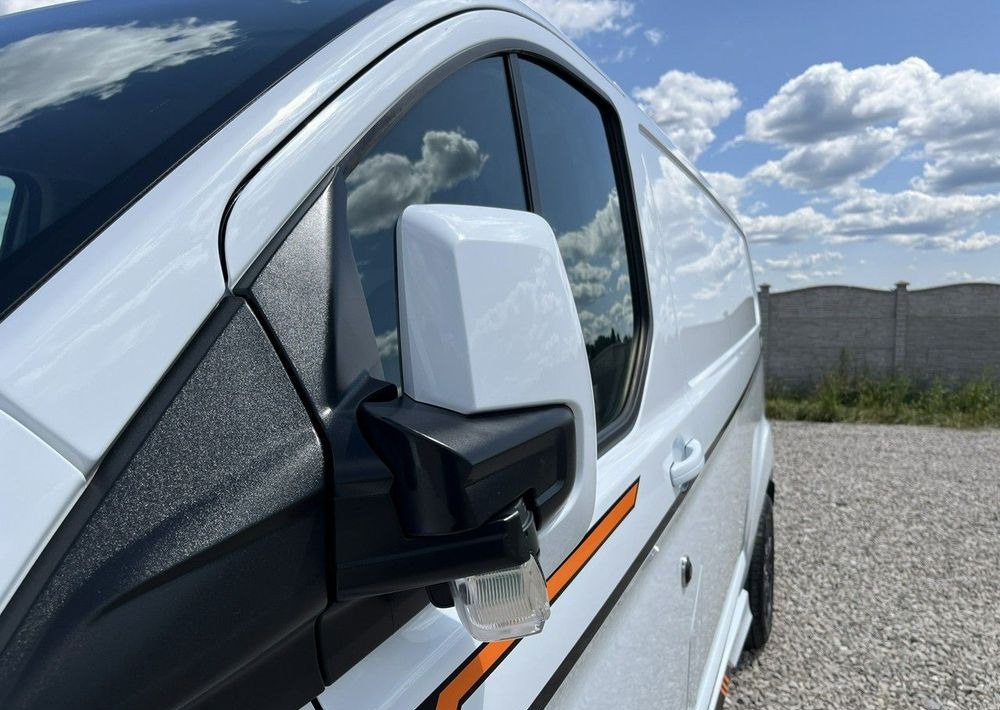 فان المدمجة Ford Transit Custom: صورة 20