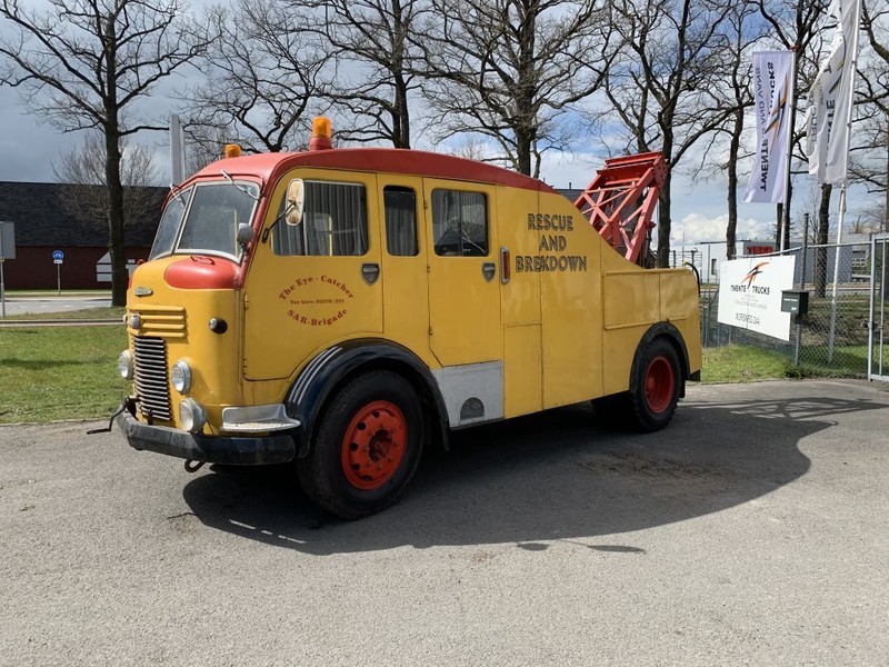 Commercial Commer Wrecker Afsleep Berging 1952 Barnfinds and Restoration projects Dubbelcabine bergingsvoertuig - شاحنة سحب: صورة 3 Commercial Commer Wrecker Afsleep Berging 1952 Barnfinds and Restoration projects Dubbelcabine bergingsvoertuig - شاحنة سحب: صورة 3