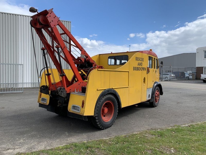 Commercial Commer Wrecker Afsleep Berging 1952 Barnfinds and Restoration projects Dubbelcabine bergingsvoertuig - شاحنة سحب: صورة 2 Commercial Commer Wrecker Afsleep Berging 1952 Barnfinds and Restoration projects Dubbelcabine bergingsvoertuig - شاحنة سحب: صورة 2