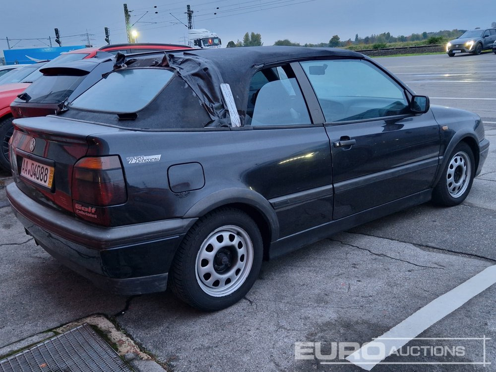 1999 Volkswagen Golf - سيارة: صورة 5 1999 Volkswagen Golf - سيارة: صورة 5