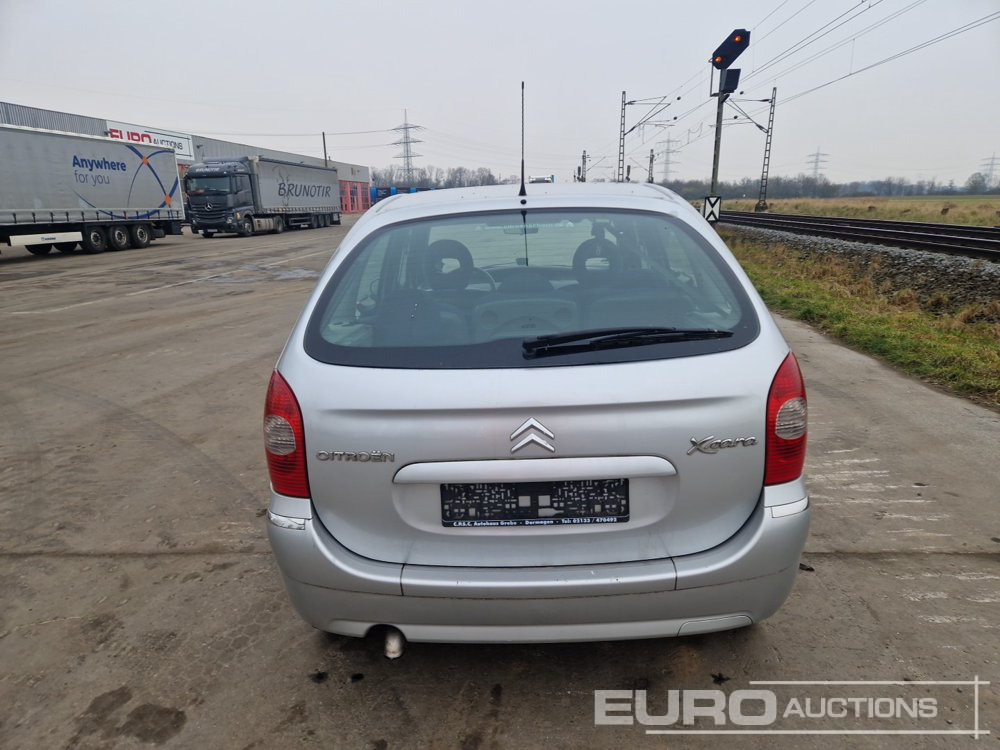 2004 Citroen Xsara Picasso - سيارة: صورة 4 2004 Citroen Xsara Picasso - سيارة: صورة 4