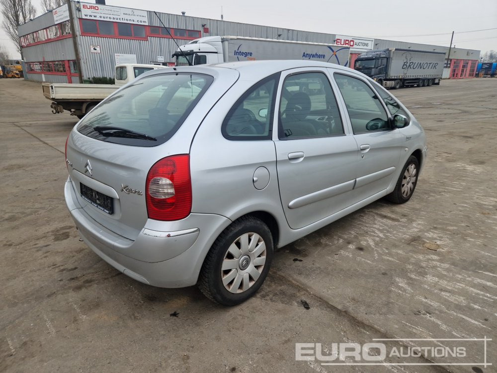 2004 Citroen Xsara Picasso - سيارة: صورة 5 2004 Citroen Xsara Picasso - سيارة: صورة 5