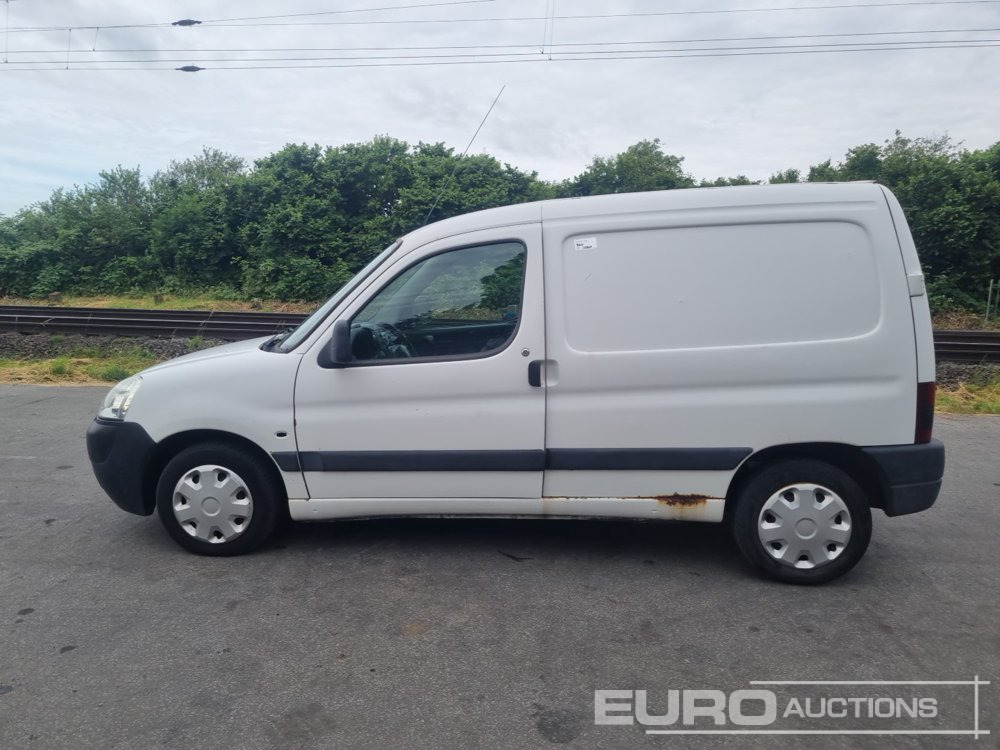 2004 Peugeot Partner - شاحنة توصيل مغلقة: صورة 3 2004 Peugeot Partner - شاحنة توصيل مغلقة: صورة 3