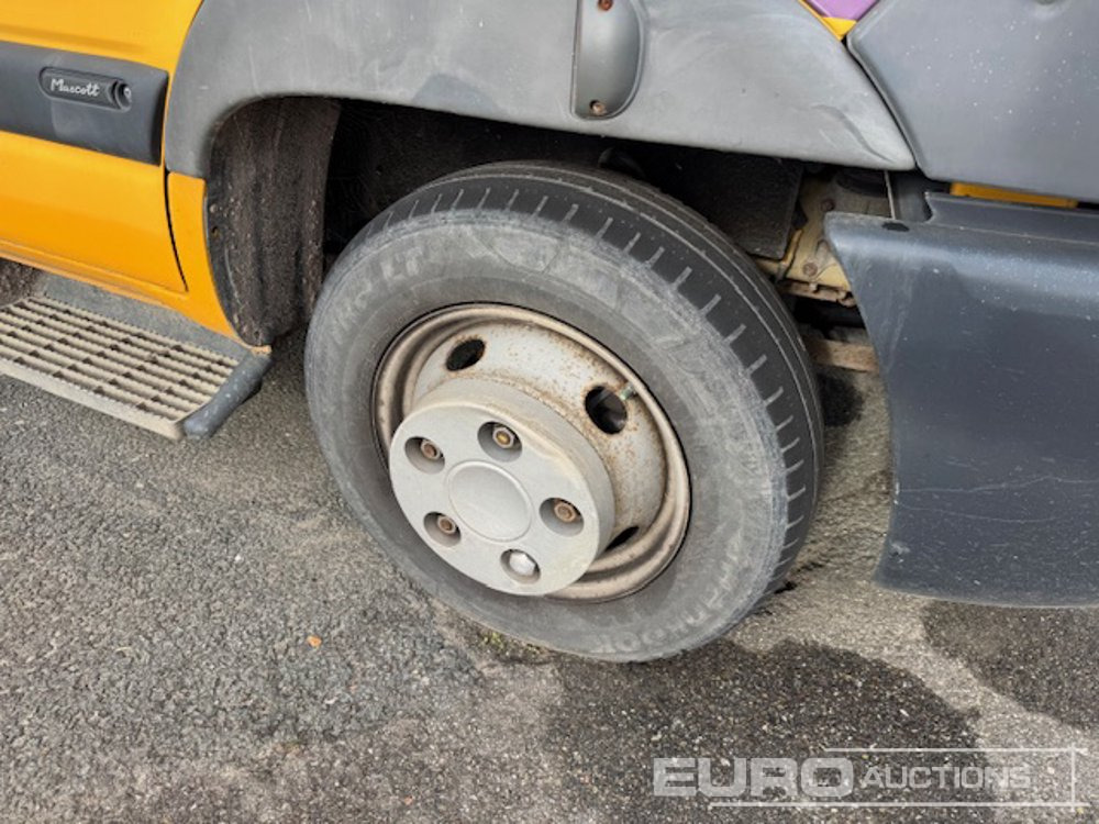 2005 Renault Mascott - شاحنة توصيل مغلقة: صورة 5 2005 Renault Mascott - شاحنة توصيل مغلقة: صورة 5