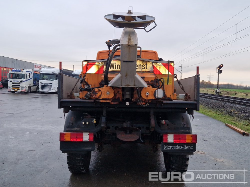 2009 Mercedes Benz U20 - عربة جميع التضاريس/ رباعية العجلات: صورة 4 2009 Mercedes Benz U20 - عربة جميع التضاريس/ رباعية العجلات: صورة 4