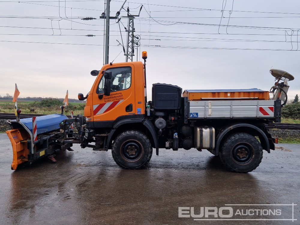 2009 Mercedes Benz U20 - عربة جميع التضاريس/ رباعية العجلات: صورة 2 2009 Mercedes Benz U20 - عربة جميع التضاريس/ رباعية العجلات: صورة 2