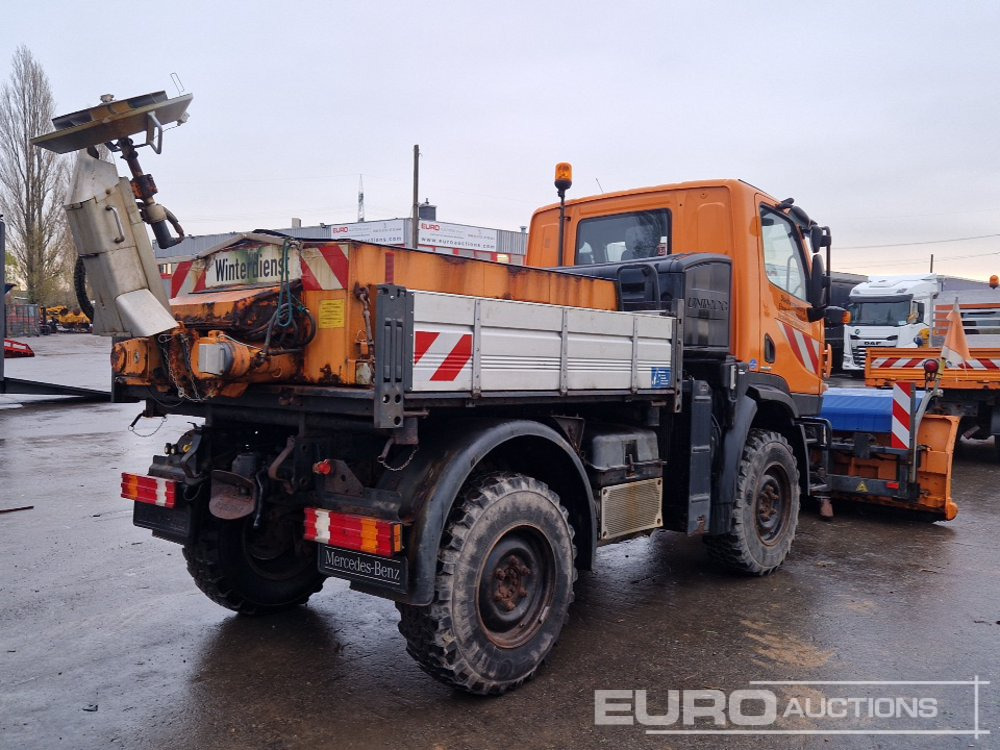 2009 Mercedes Benz U20 - عربة جميع التضاريس/ رباعية العجلات: صورة 5 2009 Mercedes Benz U20 - عربة جميع التضاريس/ رباعية العجلات: صورة 5